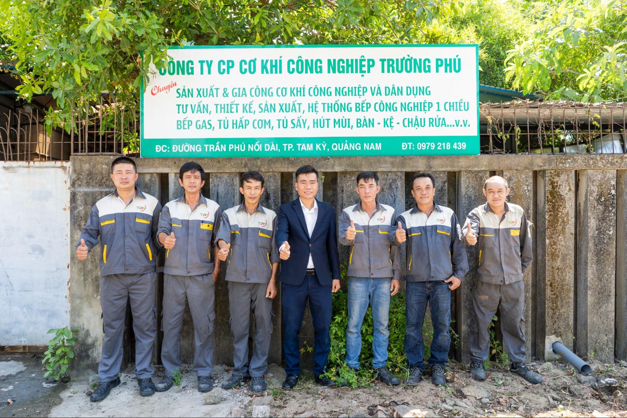 Trường Phú có sẵn Bulong chữ T M8x25, hỗ trợ đối chiếu đầu T 13mm và rãnh profile trước khi giao.
