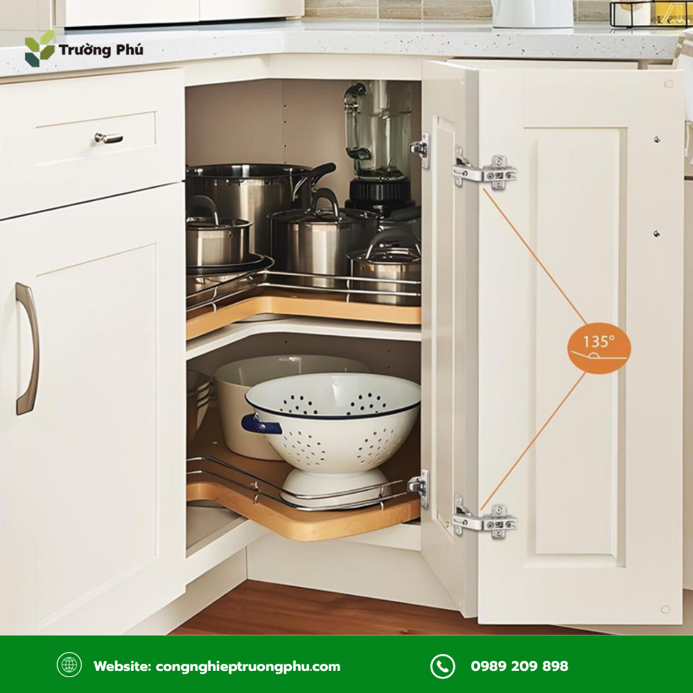 Bản lề nối cánh 135° và 165° dùng cho tủ góc, giúp liên kết các cánh và mở rộng
