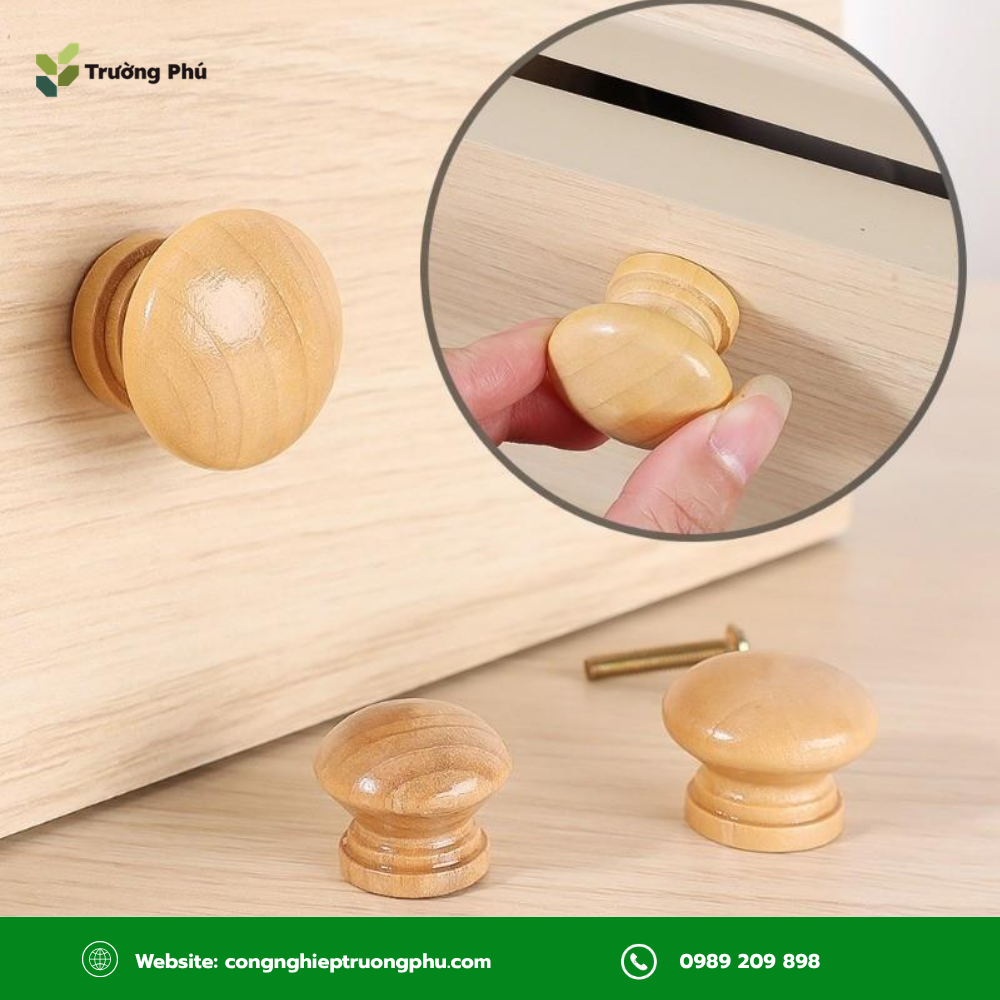 Tay nắm cửa gỗ dạng núm kéo có thiết kế nhỏ gọn, phù hợp với cửa tủ và ngăn kéo.
