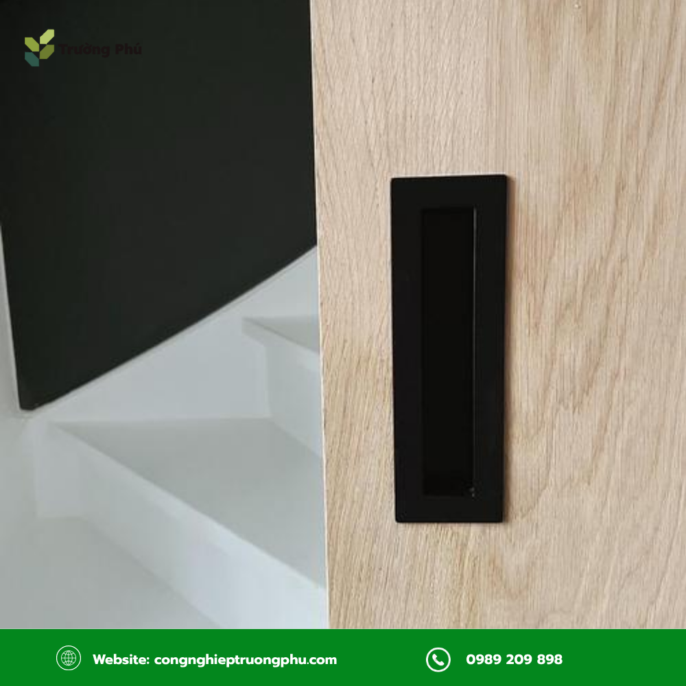 Tay nắm cửa lùa tạo vị trí cầm, giúp kéo hoặc đẩy cánh cửa trượt thuận tiện.