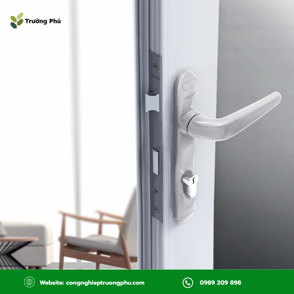 Tay nắm khóa đơn điểm với cơ cấu khóa tập trung tại một vị trí.