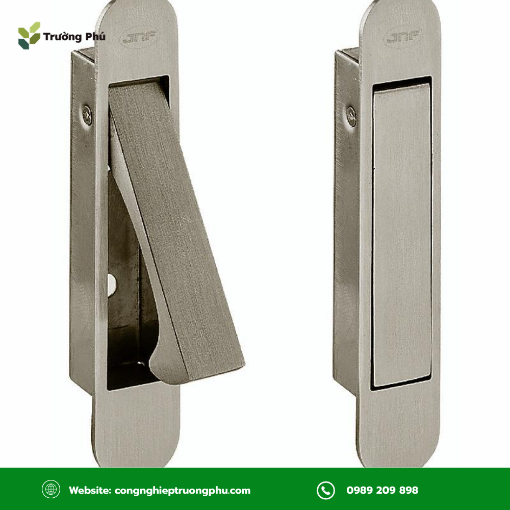 Tay nắm dạng gập có thể mở ra khi sử dụng và gập sát vào mặt cánh để giảm độ nhô.
